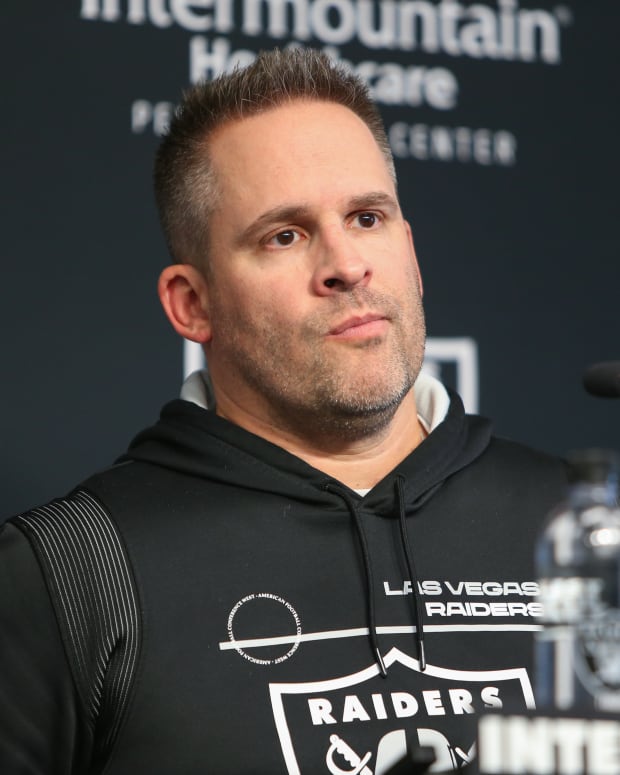 Josh McDaniels 10_26-5